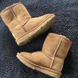 Toddler chestnut classic ugg boots size 9